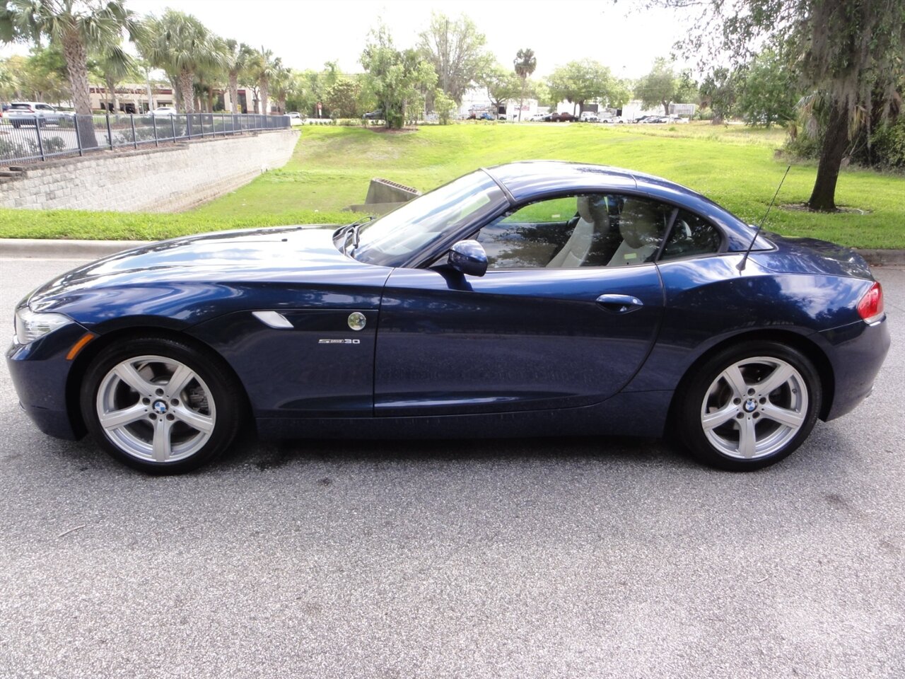 2011 BMW Z4 sDrive30i  Premium - Photo 24 - Deland, FL 32720