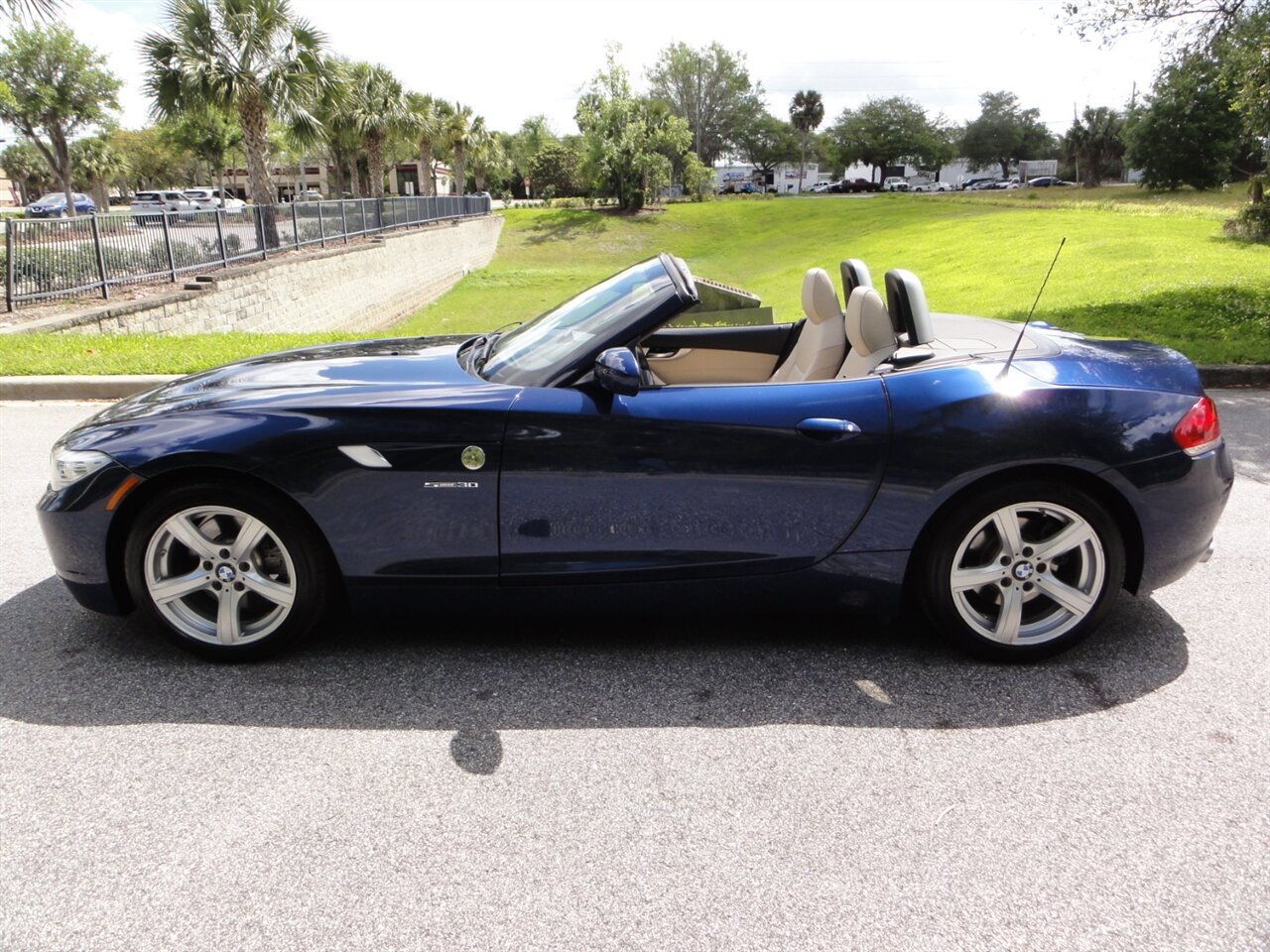 2011 BMW Z4 sDrive30i  Premium - Photo 23 - Deland, FL 32720