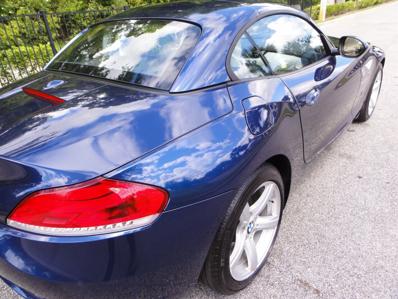 2011 BMW Z4 sDrive30i  Premium - Photo 19 - Deland, FL 32720