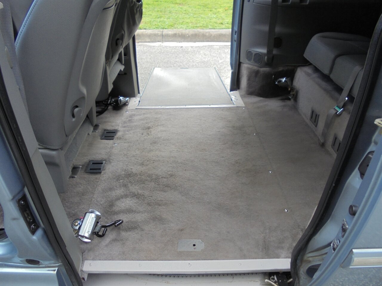 2006 Chrysler Town & Country Touring  VMi wheelchair ramp van - Photo 38 - Deland, FL 32720