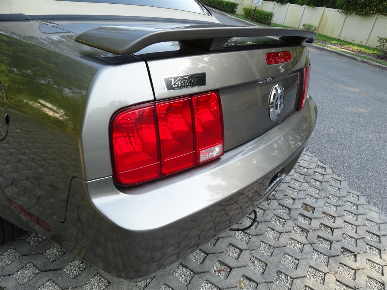 2005 Ford Mustang V6 Deluxe Leather - Photo 30 - Deland, FL 32720
