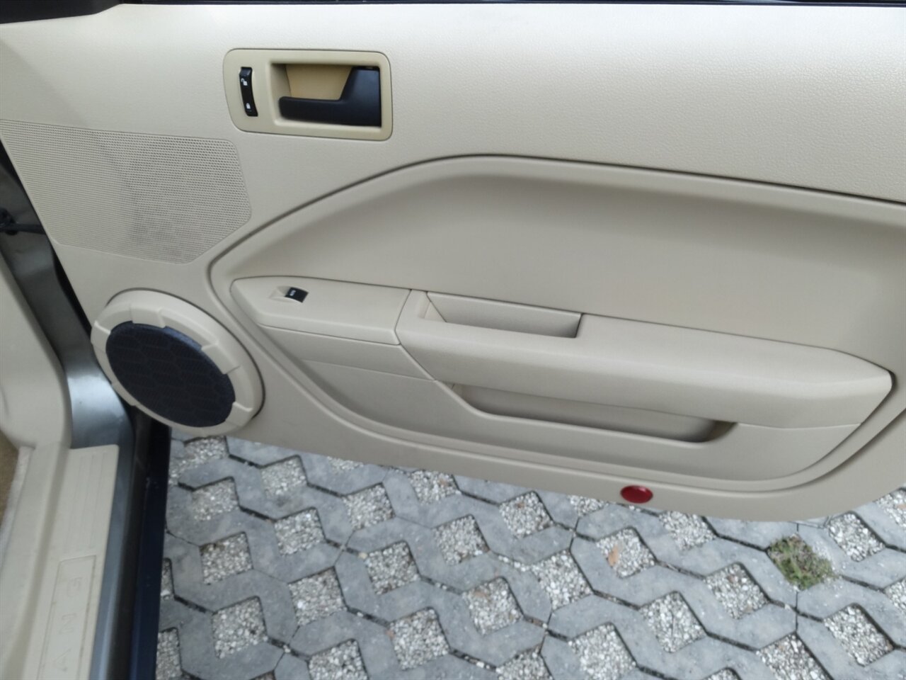 2005 Ford Mustang V6 Deluxe Leather - Photo 48 - Deland, FL 32720