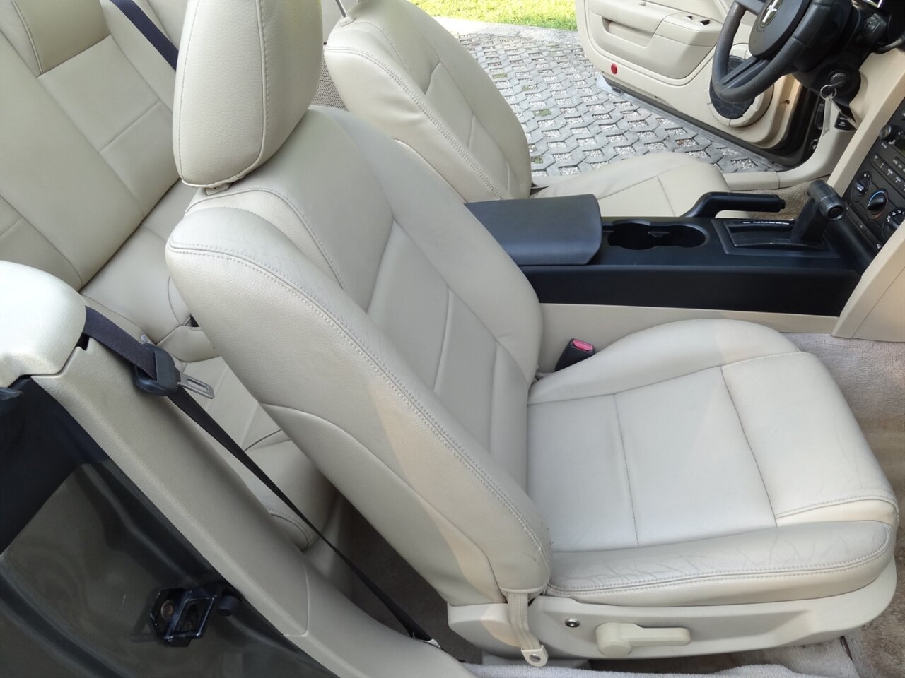 2005 Ford Mustang V6 Deluxe Leather - Photo 45 - Deland, FL 32720