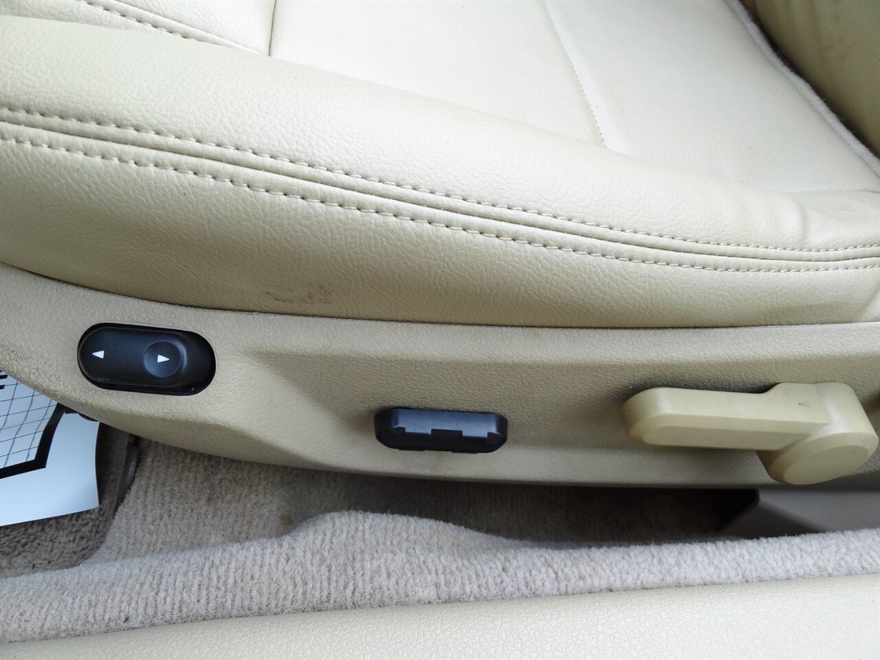 2005 Ford Mustang V6 Deluxe Leather - Photo 39 - Deland, FL 32720