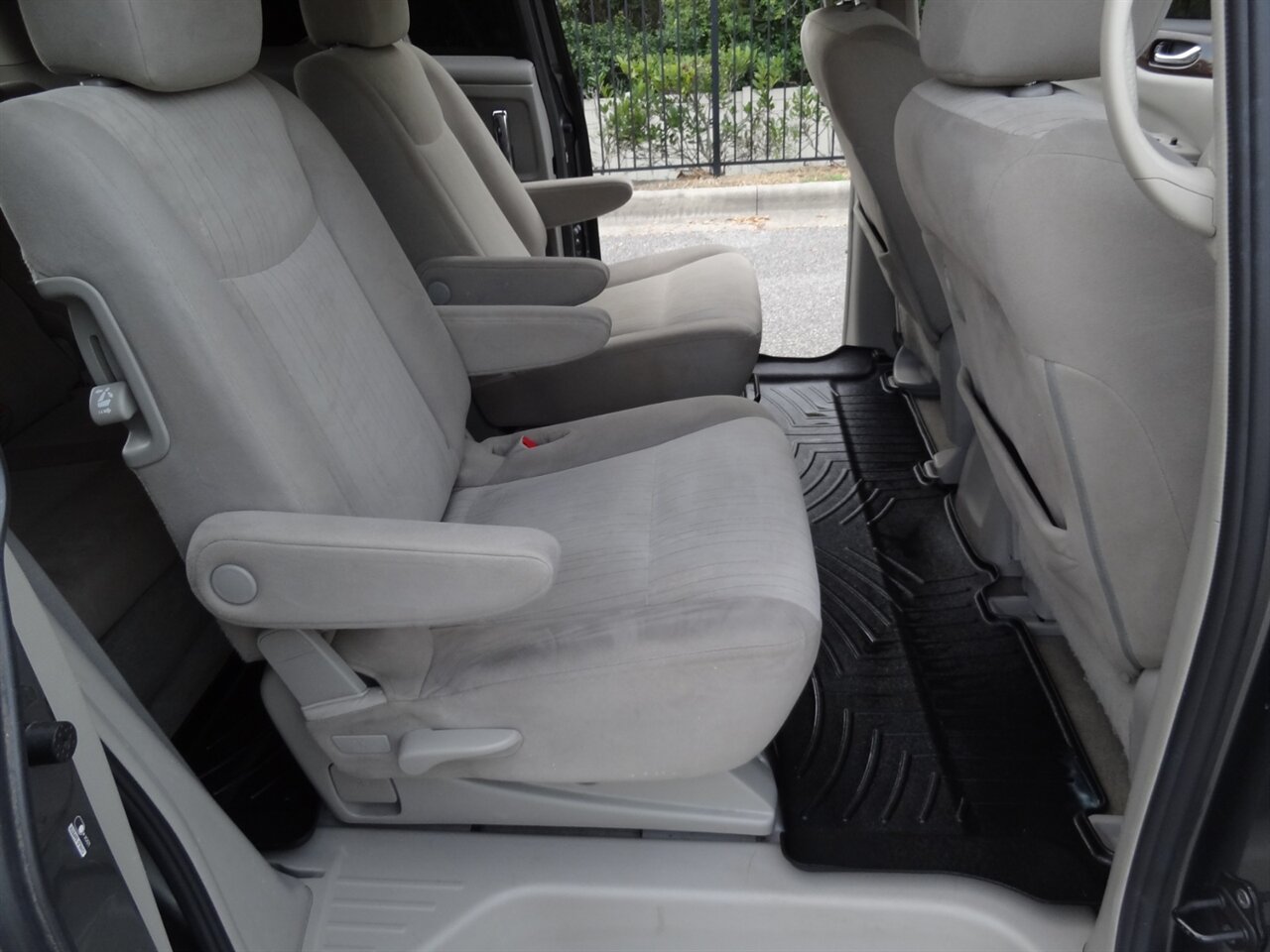 2016 Nissan Quest 3.5 S   - Photo 41 - Deland, FL 32720