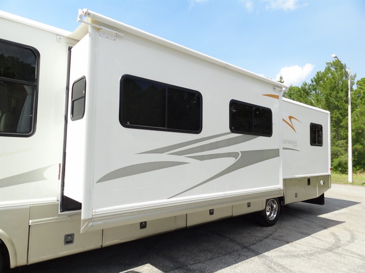 2006 Damon Daybreak 3270 - Photo 12 - Deland, FL 32720