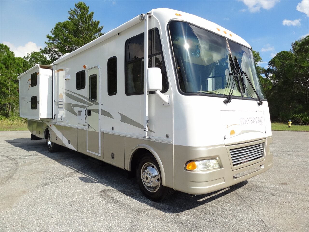 2006 Damon Daybreak 3270   - Photo 1 - Deland, FL 32720