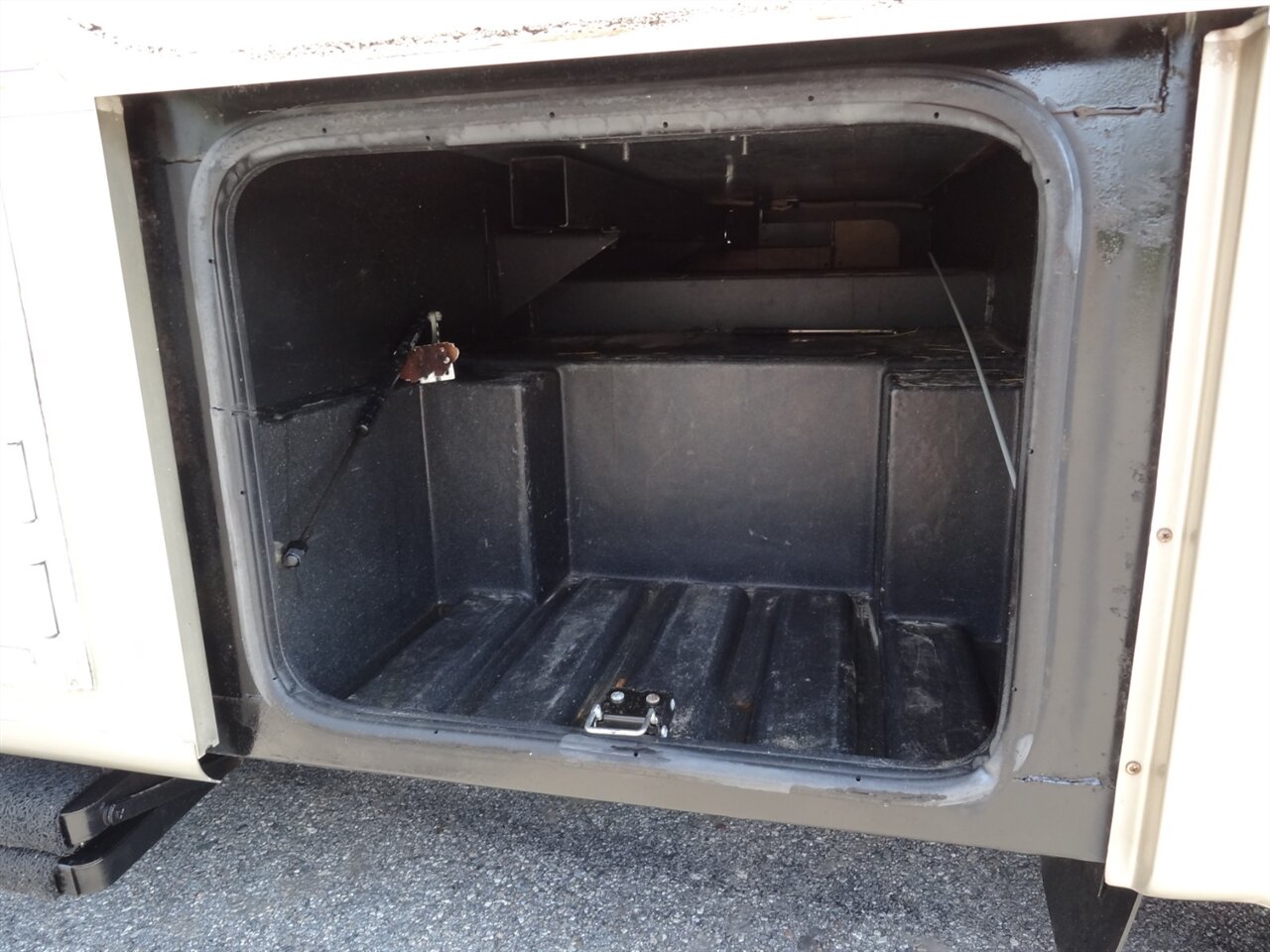 2006 Damon Daybreak 3270 - Photo 30 - Deland, FL 32720