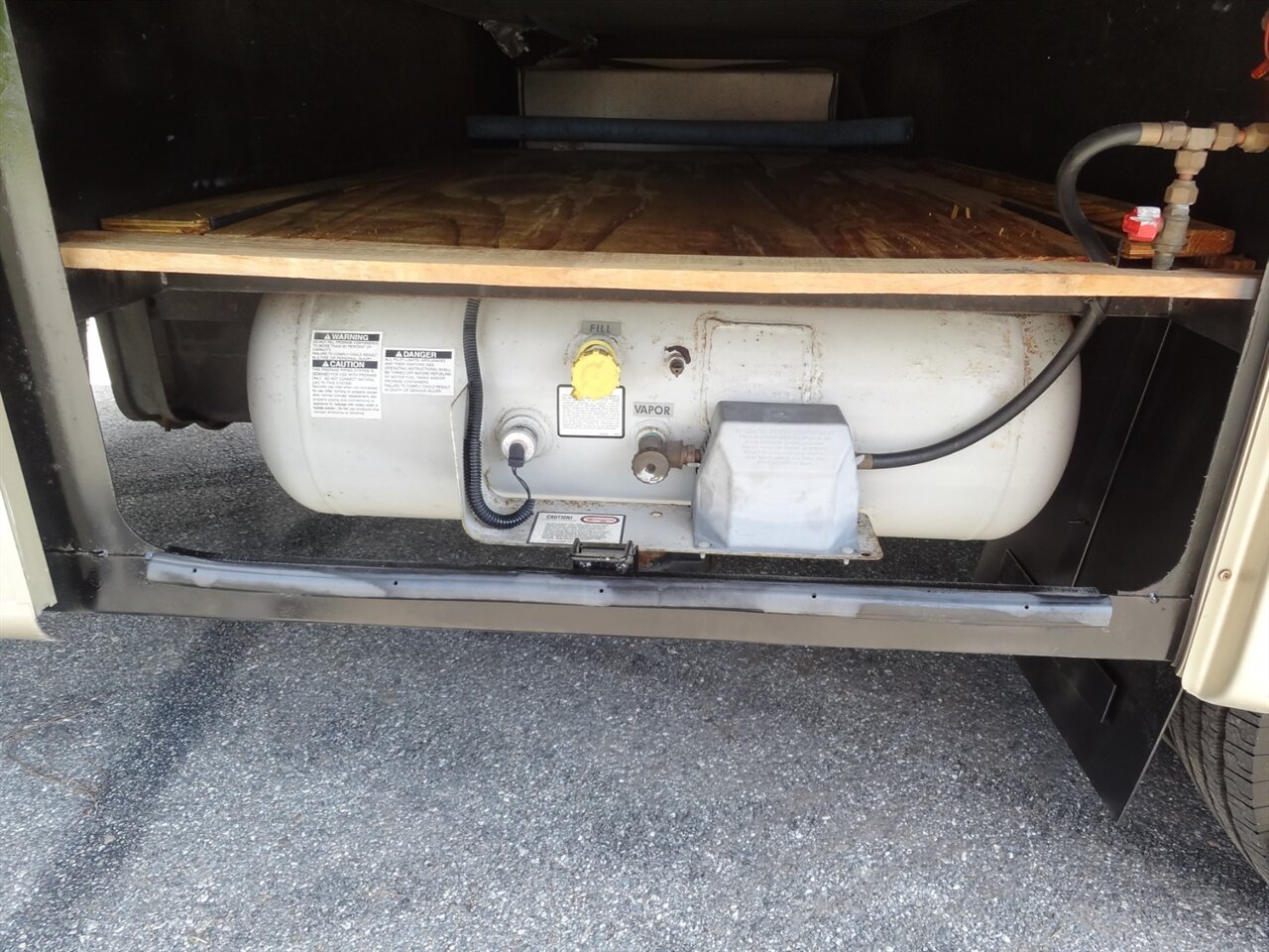 2006 Damon Daybreak 3270 - Photo 34 - Deland, FL 32720