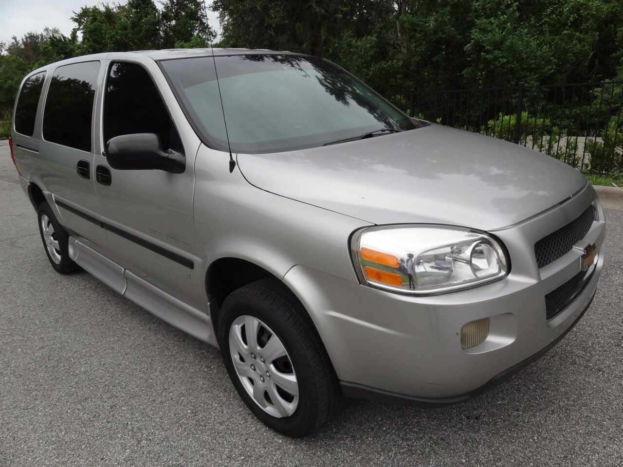 2007 Chevrolet Uplander LS   - Photo 1 - Deland, FL 32720