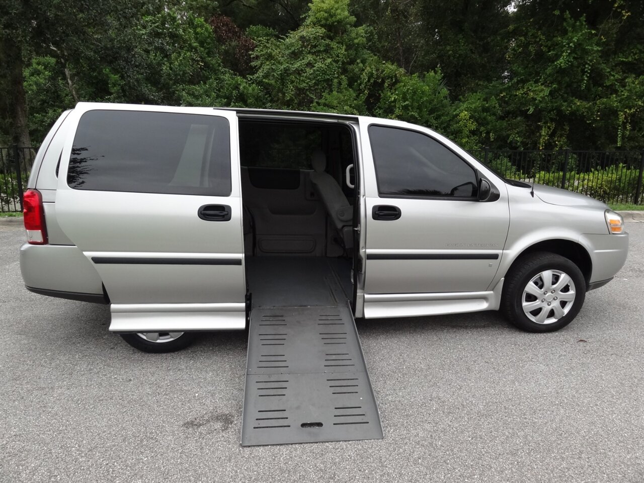 2007 Chevrolet Uplander LS   - Photo 17 - Deland, FL 32720