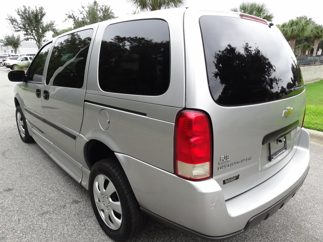 2007 Chevrolet Uplander LS   - Photo 4 - Deland, FL 32720