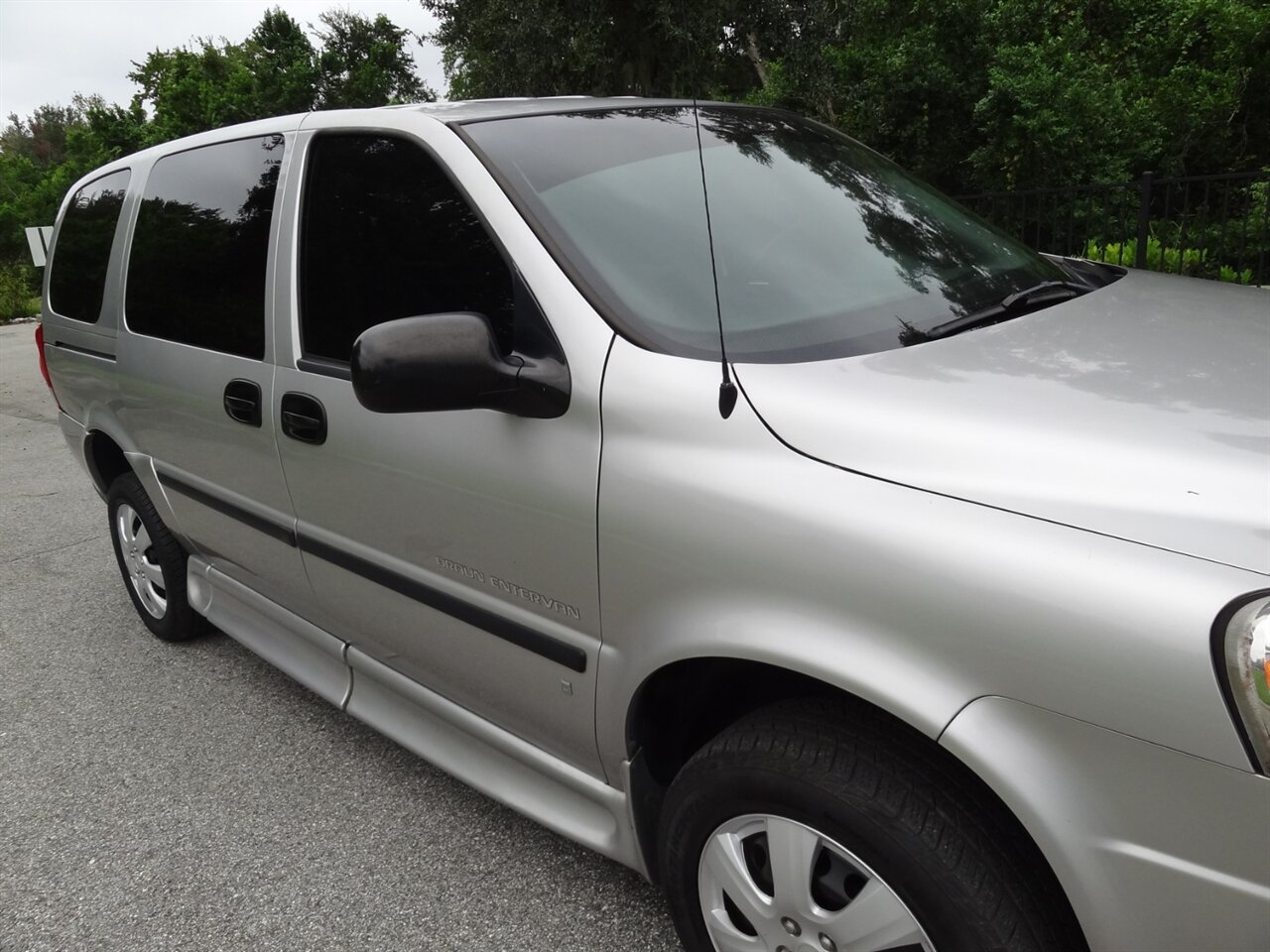 2007 Chevrolet Uplander LS   - Photo 8 - Deland, FL 32720
