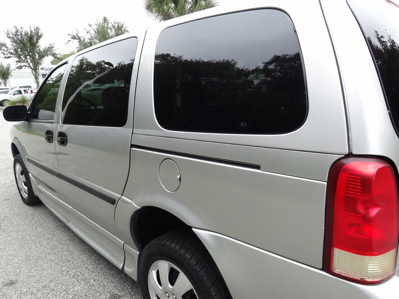 2007 Chevrolet Uplander LS   - Photo 12 - Deland, FL 32720