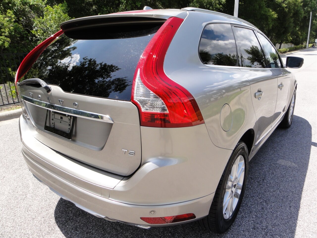 2015 Volvo XC60 T5 Drive-E Premier  Premium - Photo 4 - Deland, FL 32720