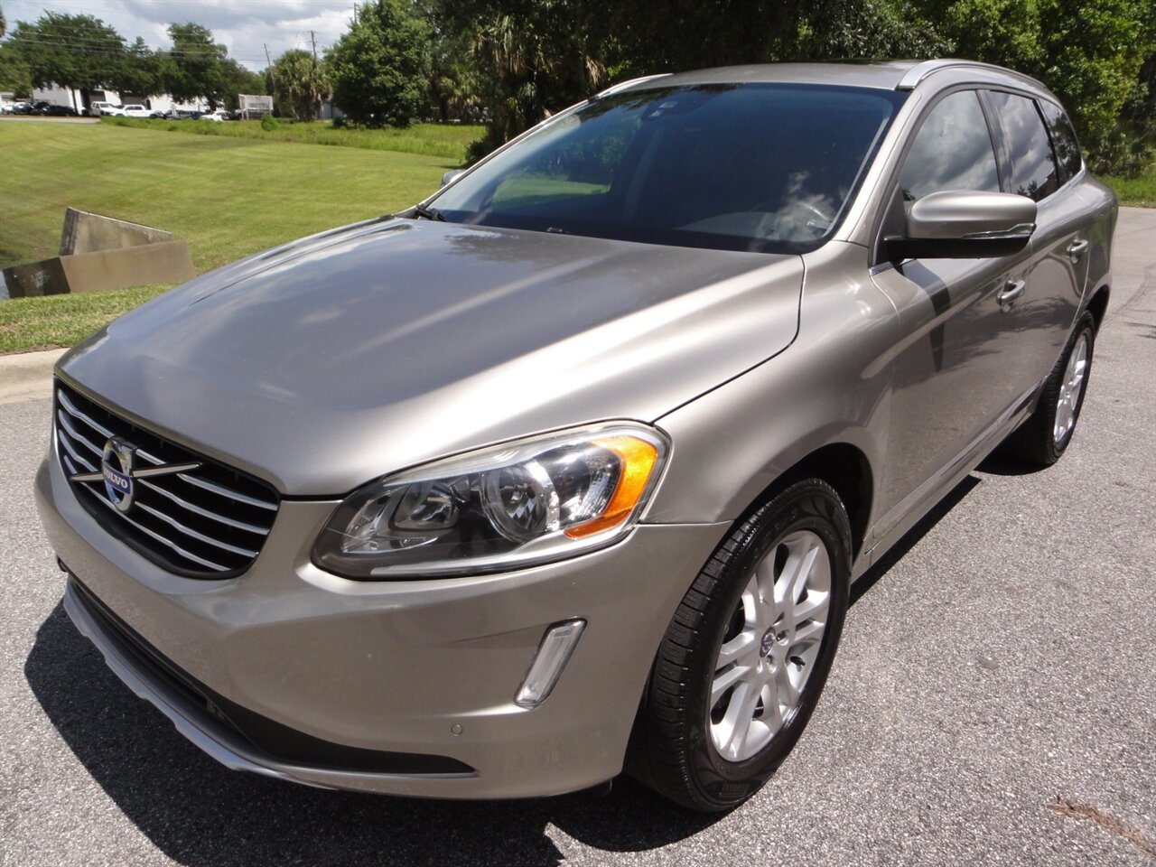 2015 Volvo XC60 T5 Drive-E Premier  Premium - Photo 2 - Deland, FL 32720