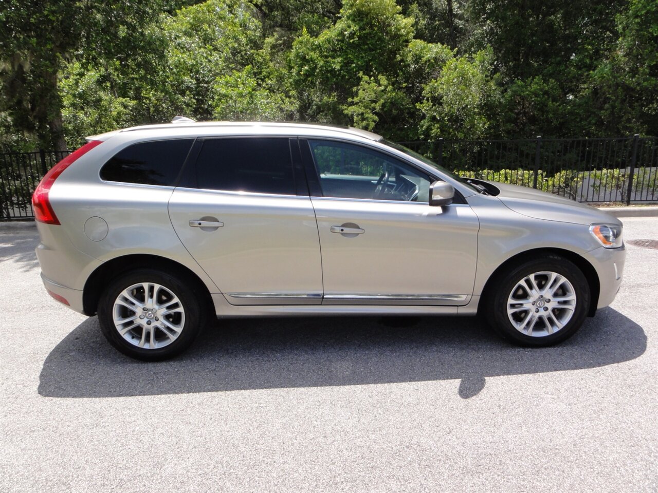 2015 Volvo XC60 T5 Drive-E Premier  Premium - Photo 15 - Deland, FL 32720