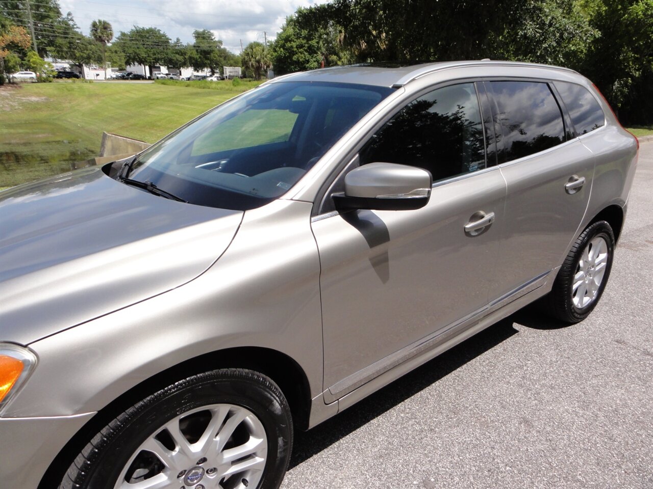 2015 Volvo XC60 T5 Drive-E Premier  Premium - Photo 9 - Deland, FL 32720
