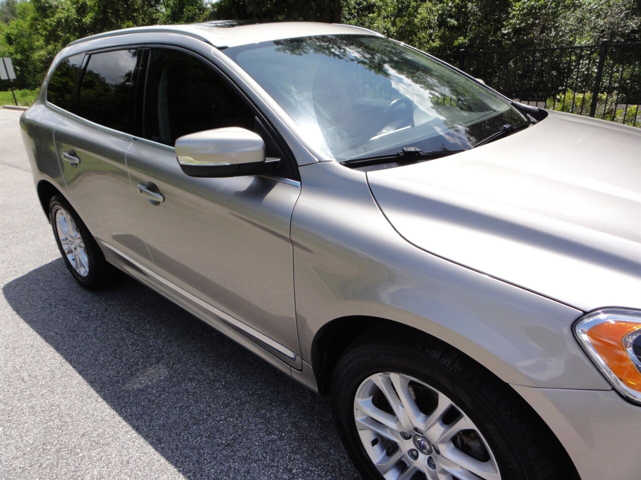 2015 Volvo XC60 T5 Drive-E Premier  Premium - Photo 8 - Deland, FL 32720