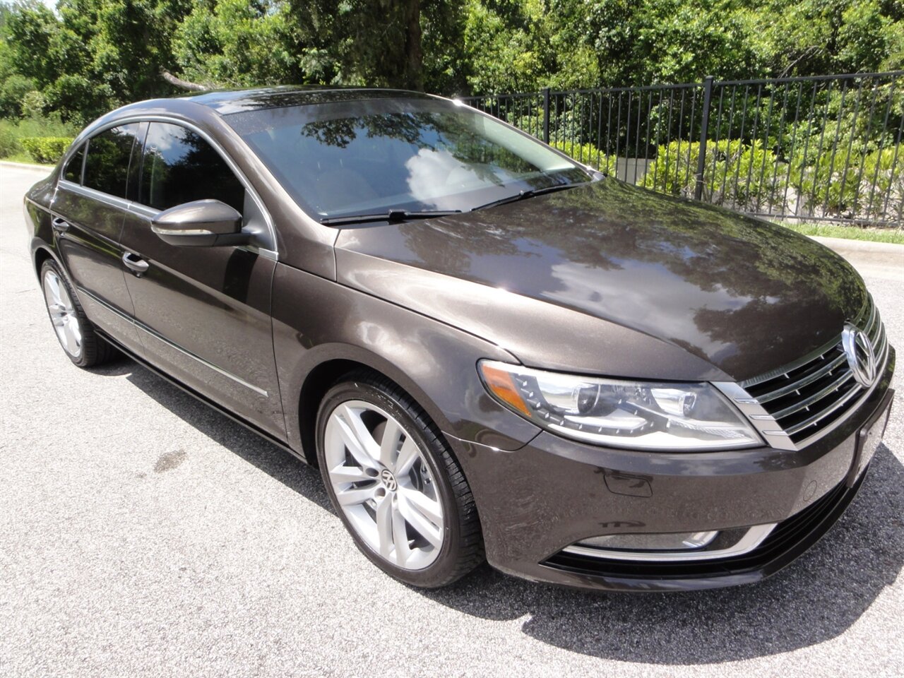 2014 Volkswagen CC Executive PZEV  Premium - Photo 1 - Deland, FL 32720