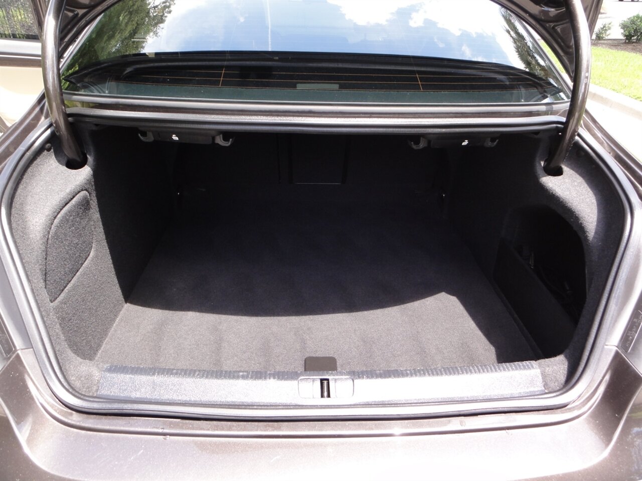 2014 Volkswagen CC Executive PZEV  Premium - Photo 36 - Deland, FL 32720