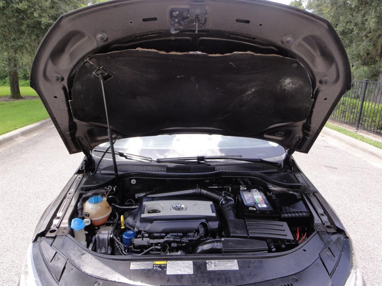 2014 Volkswagen CC Executive PZEV  Premium - Photo 26 - Deland, FL 32720