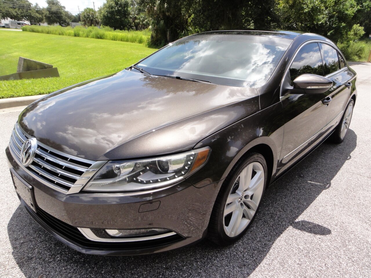 2014 Volkswagen CC Executive PZEV  Premium - Photo 2 - Deland, FL 32720