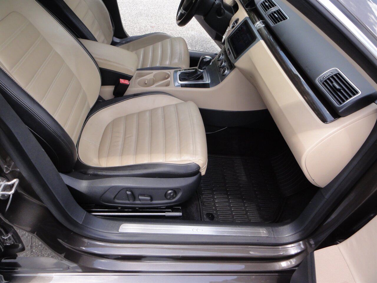 2014 Volkswagen CC Executive PZEV  Premium - Photo 42 - Deland, FL 32720
