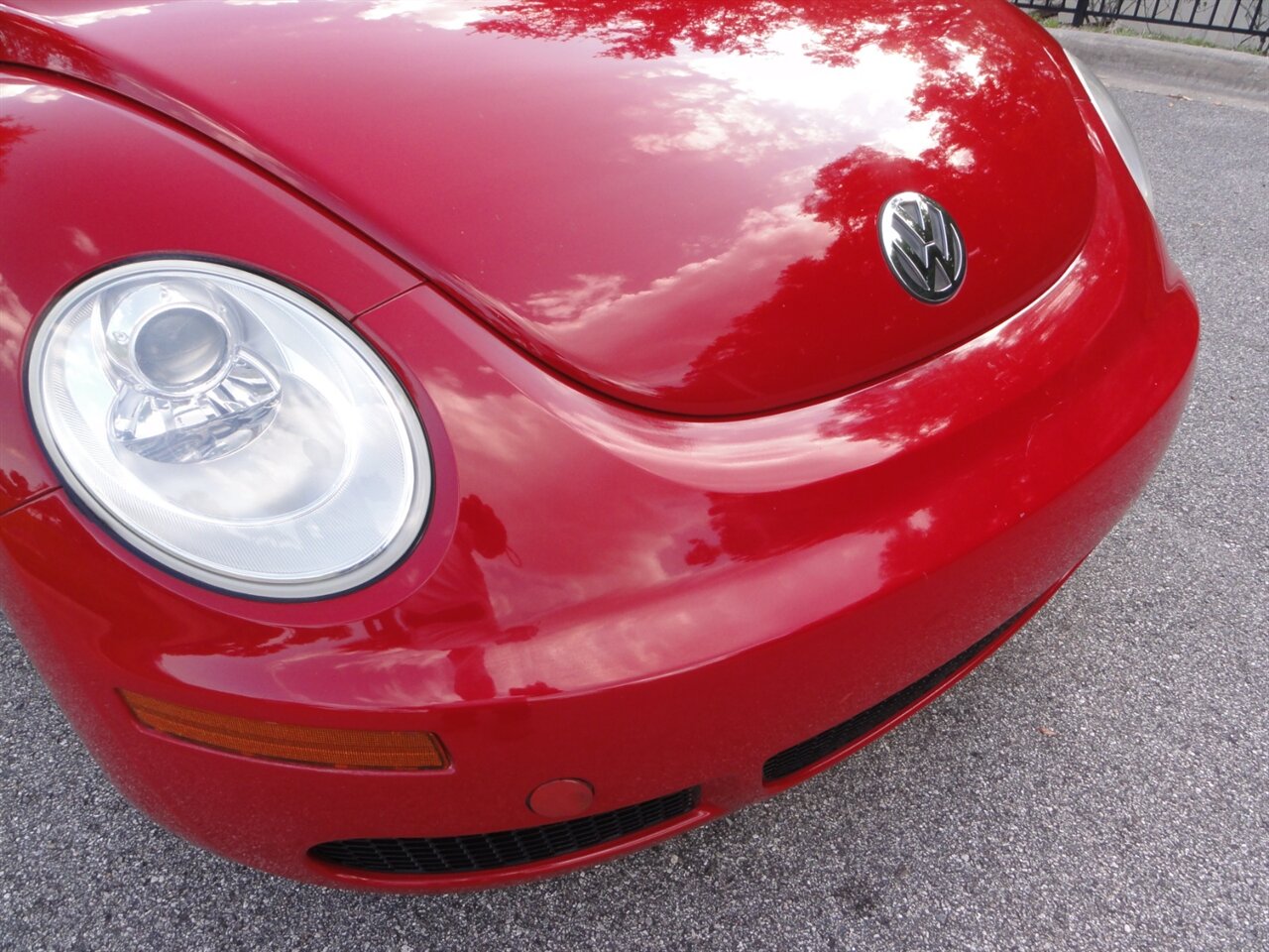 2006 Volkswagen New Beetle Convertible 2.5 - Photo 10 - Deland, FL 32720