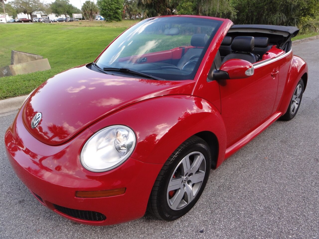 2006 Volkswagen New Beetle Convertible 2.5 - Photo 2 - Deland, FL 32720