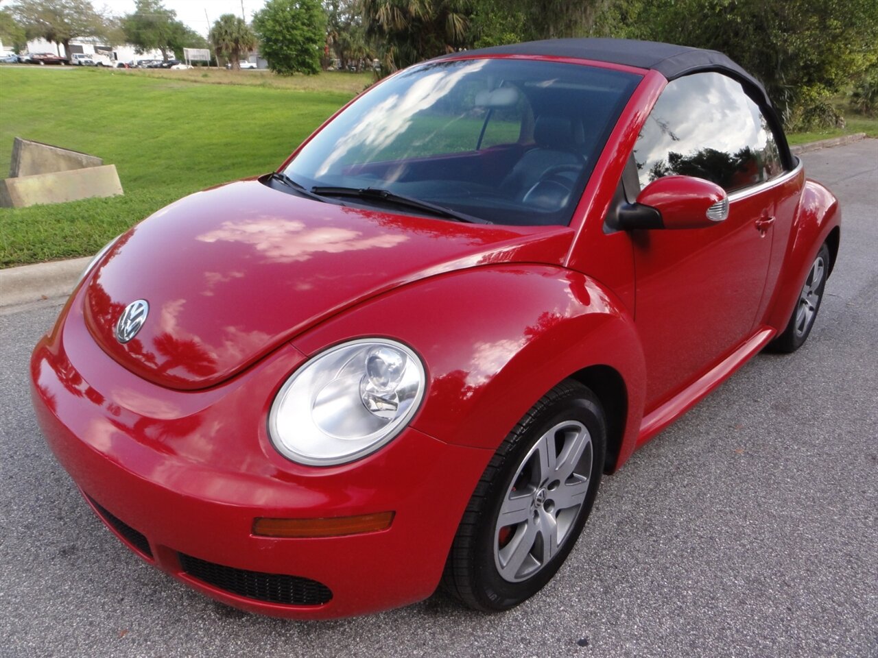 2006 Volkswagen New Beetle Convertible 2.5 - Photo 6 - Deland, FL 32720