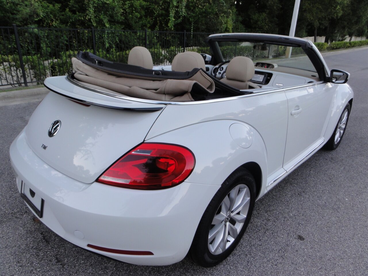 2014 Volkswagen Beetle Convertible TDI Premium - Photo 3 - Deland, FL 32720