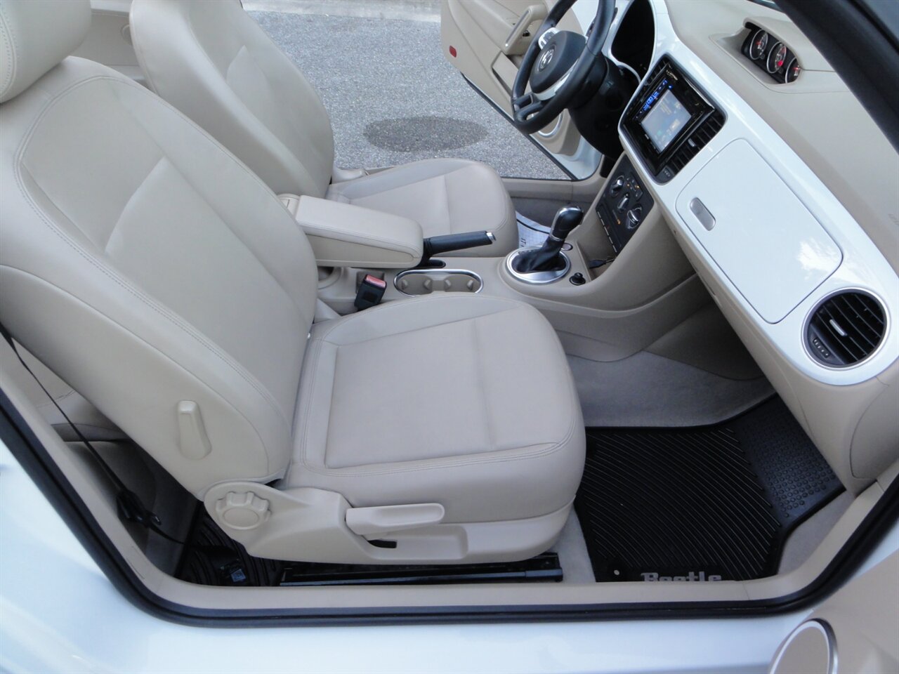 2014 Volkswagen Beetle Convertible TDI Premium - Photo 43 - Deland, FL 32720