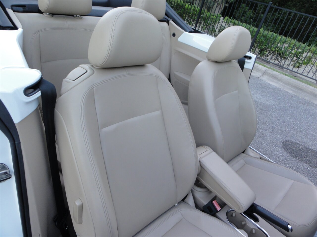 2014 Volkswagen Beetle Convertible TDI Premium - Photo 44 - Deland, FL 32720
