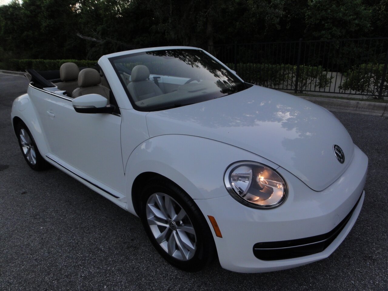 2014 Volkswagen Beetle Convertible TDI  Premium - Photo 1 - Deland, FL 32720