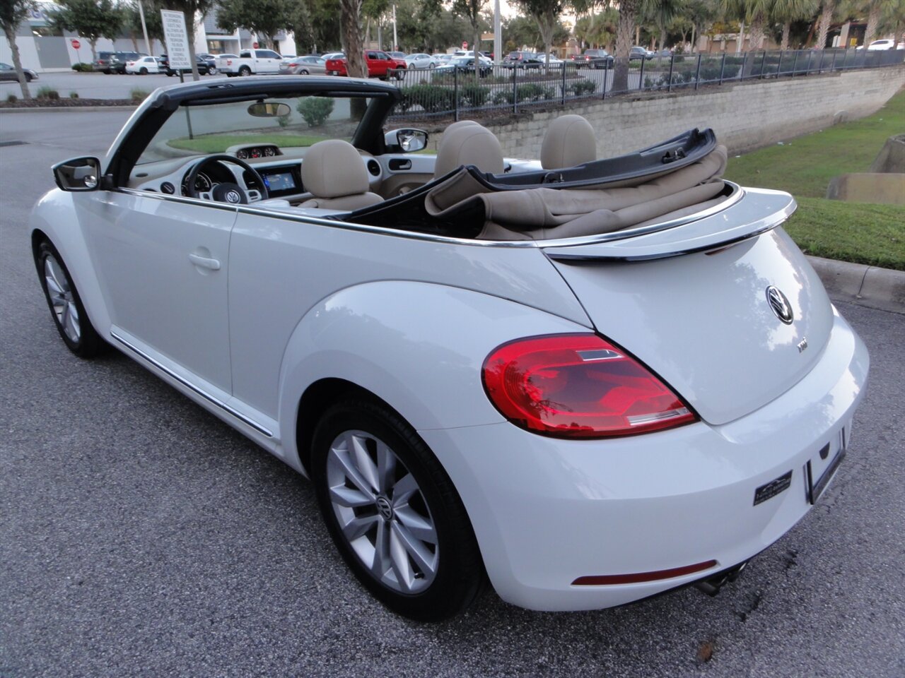 2014 Volkswagen Beetle Convertible TDI Premium - Photo 4 - Deland, FL 32720