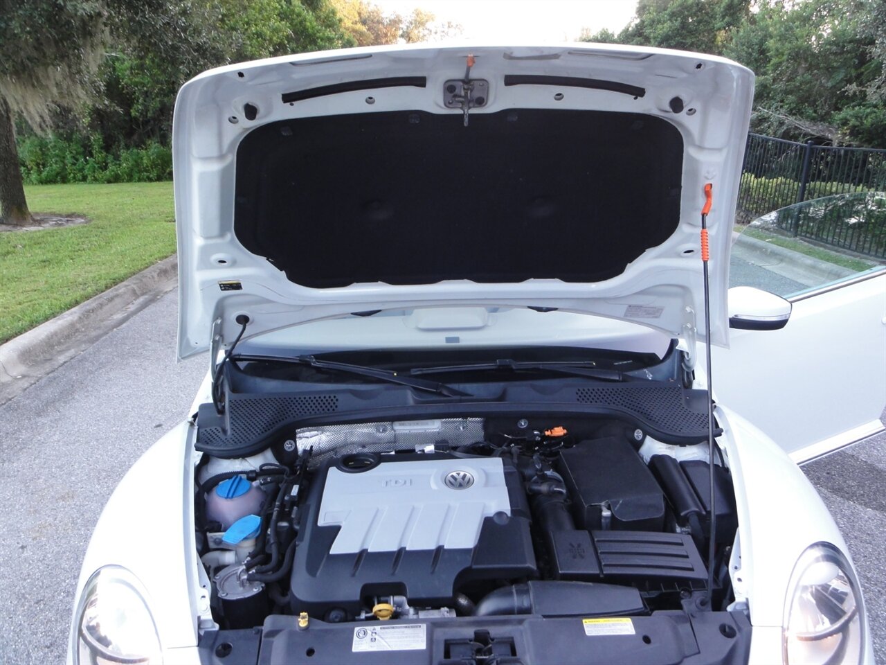 2014 Volkswagen Beetle Convertible TDI Premium - Photo 33 - Deland, FL 32720