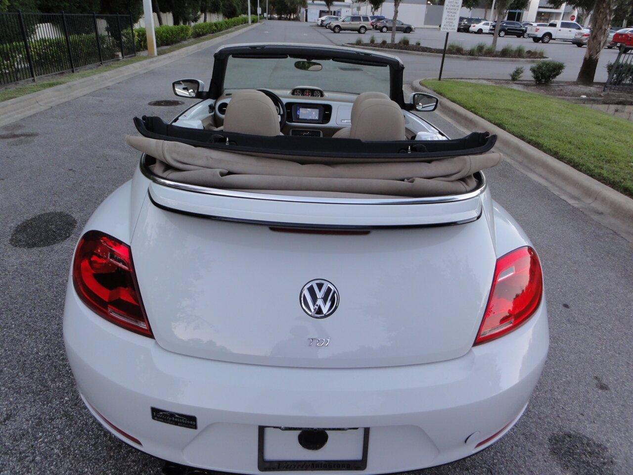 2014 Volkswagen Beetle Convertible TDI Premium - Photo 18 - Deland, FL 32720