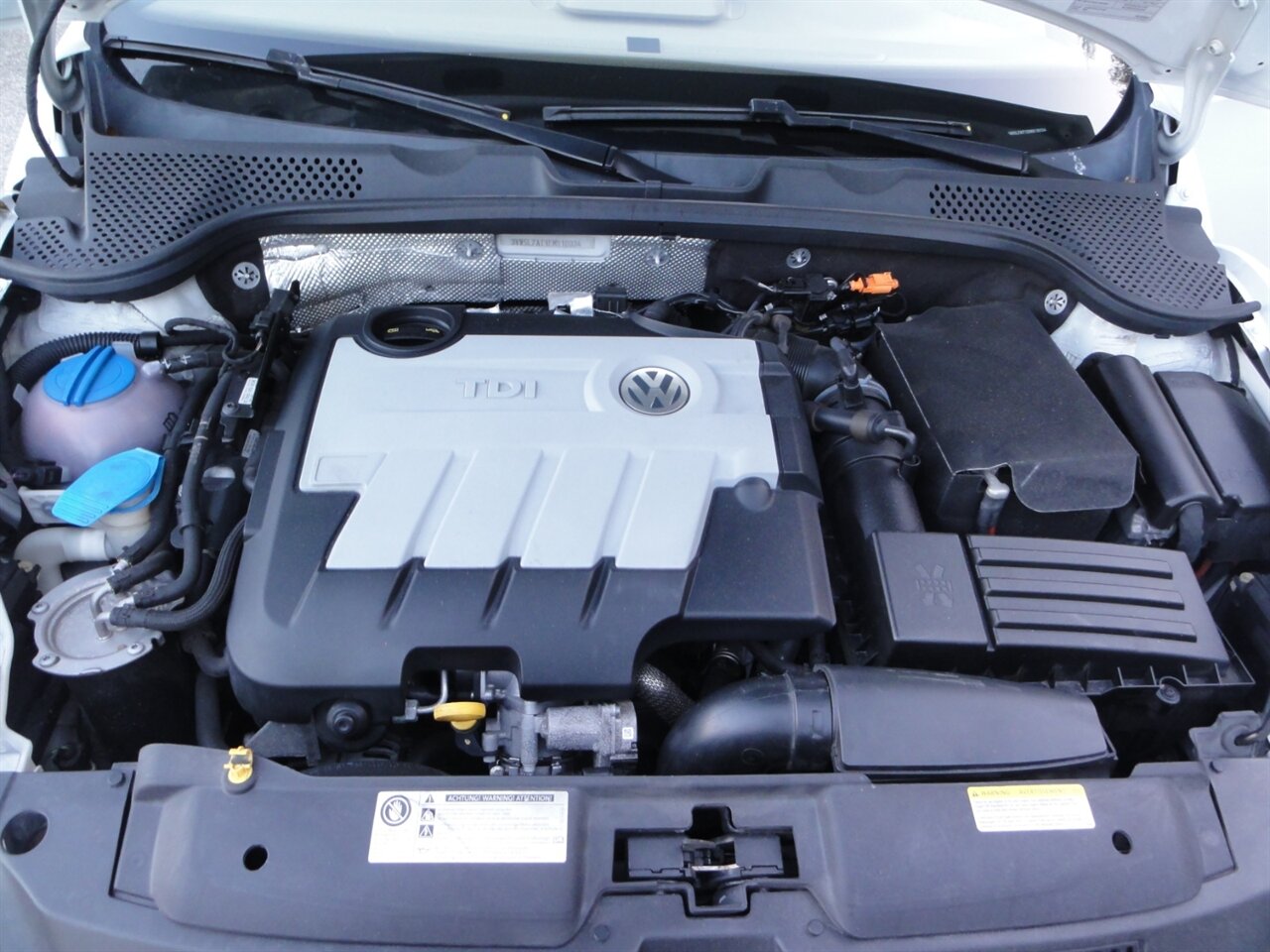 2014 Volkswagen Beetle Convertible TDI Premium - Photo 34 - Deland, FL 32720