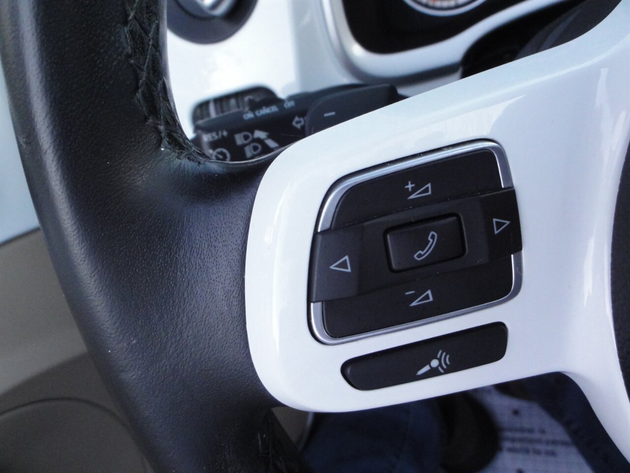 2014 Volkswagen Beetle Convertible TDI Premium - Photo 49 - Deland, FL 32720