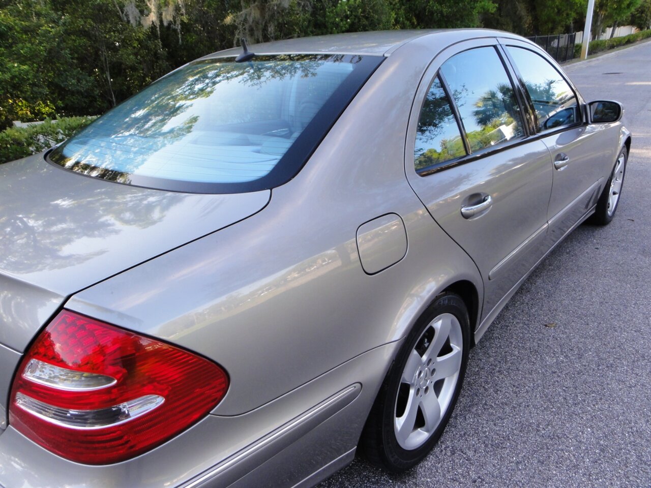2004 Mercedes-Benz E 500  Premium - Photo 14 - Deland, FL 32720