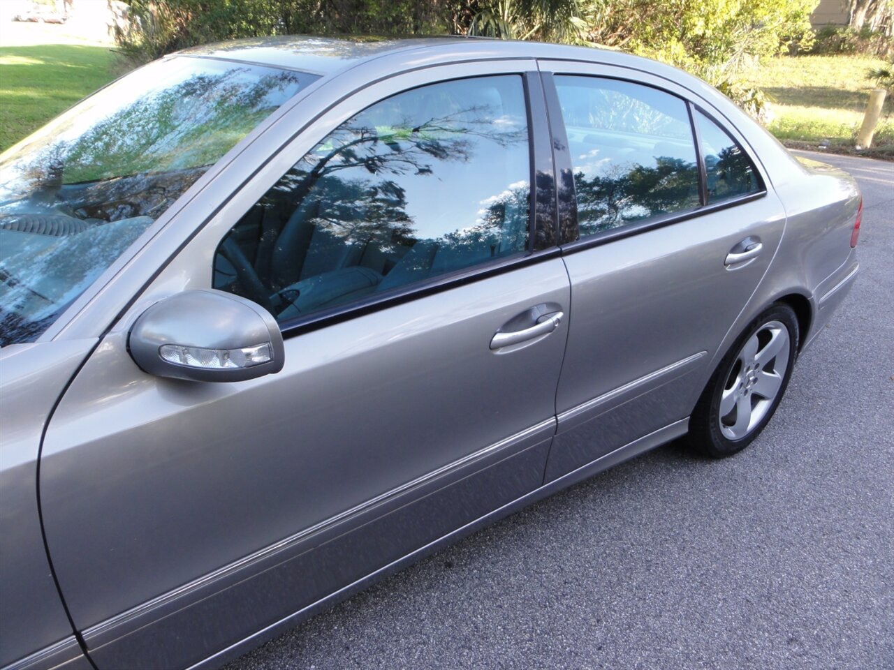 2004 Mercedes-Benz E 500  Premium - Photo 12 - Deland, FL 32720