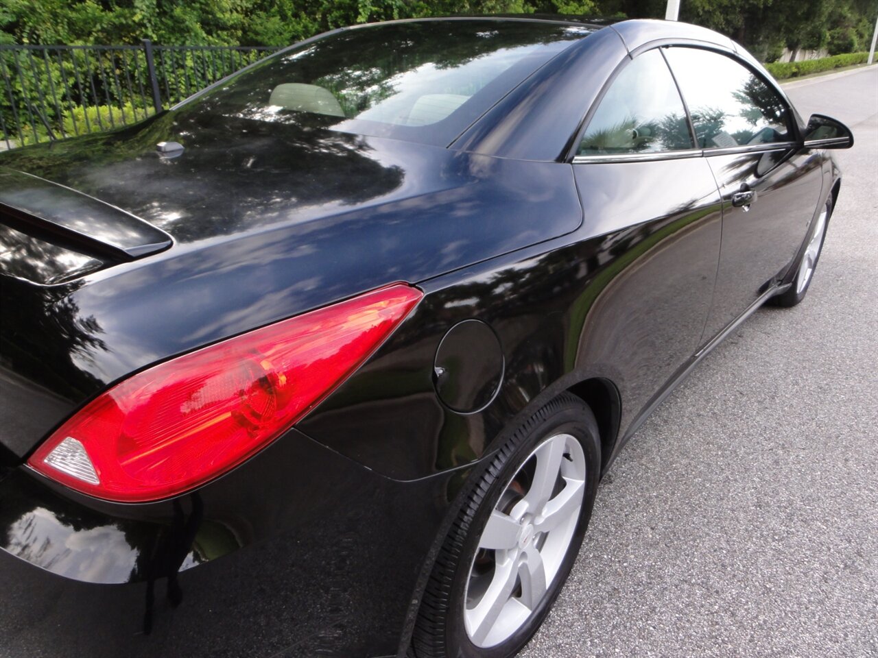 2007 Pontiac G6 GT Premium hardtop convertible - Photo 17 - Deland, FL 32720