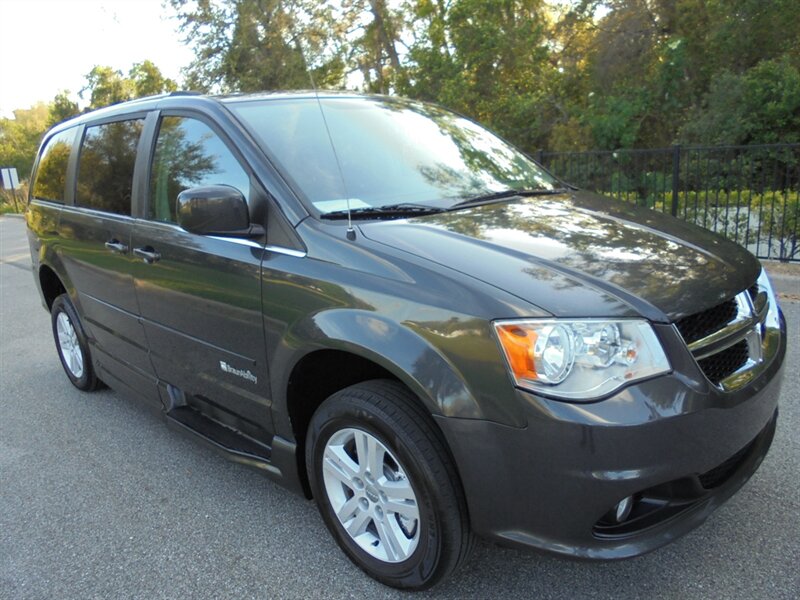 2012 Dodge Grand Caravan Crew  BraunAbility Handicap ramp van