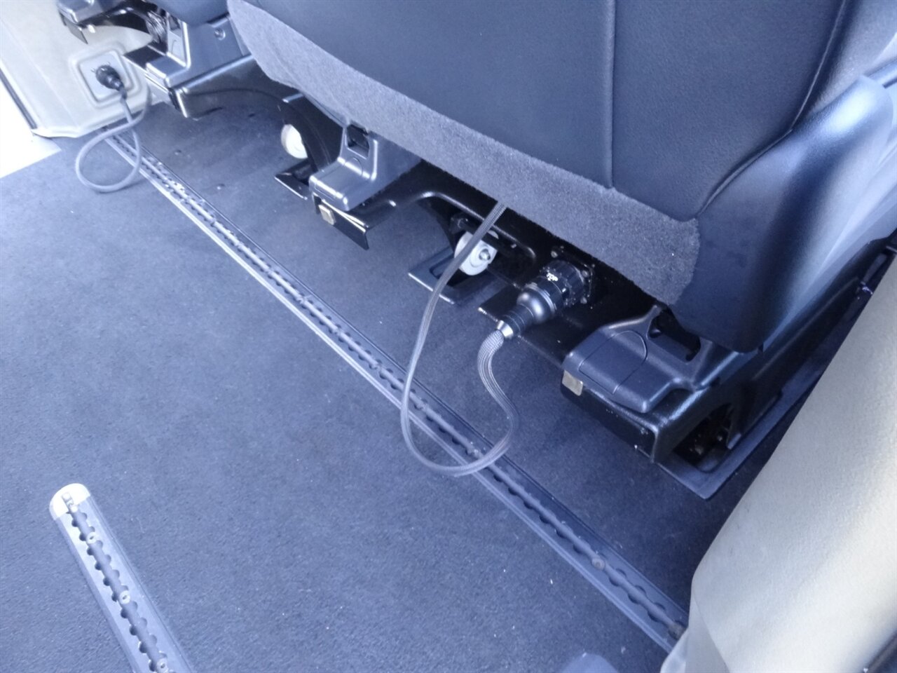 2011 Toyota Sienna SE  BraunAbility ramp van - Photo 44 - Deland, FL 32720