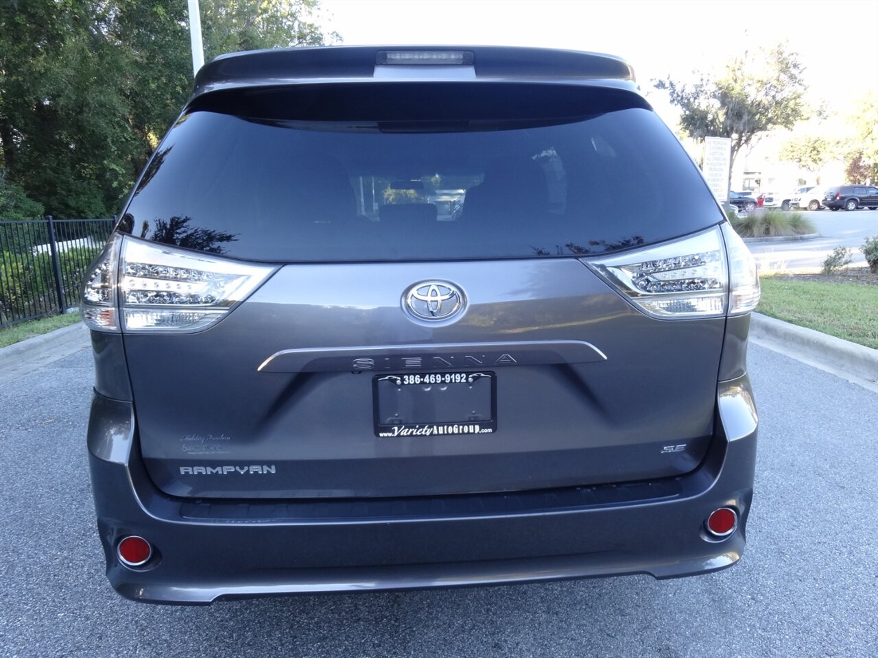 2011 Toyota Sienna SE  BraunAbility ramp van - Photo 14 - Deland, FL 32720