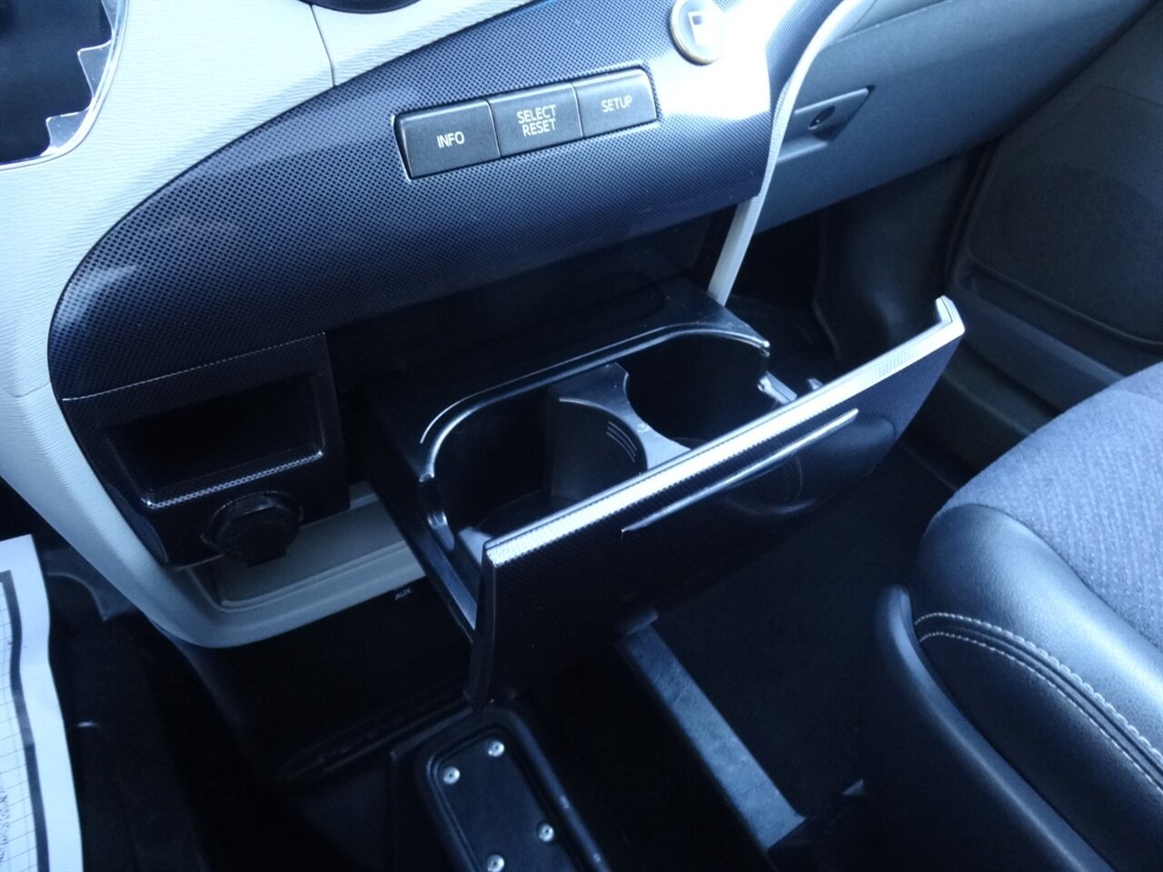 2011 Toyota Sienna SE  BraunAbility ramp van - Photo 57 - Deland, FL 32720