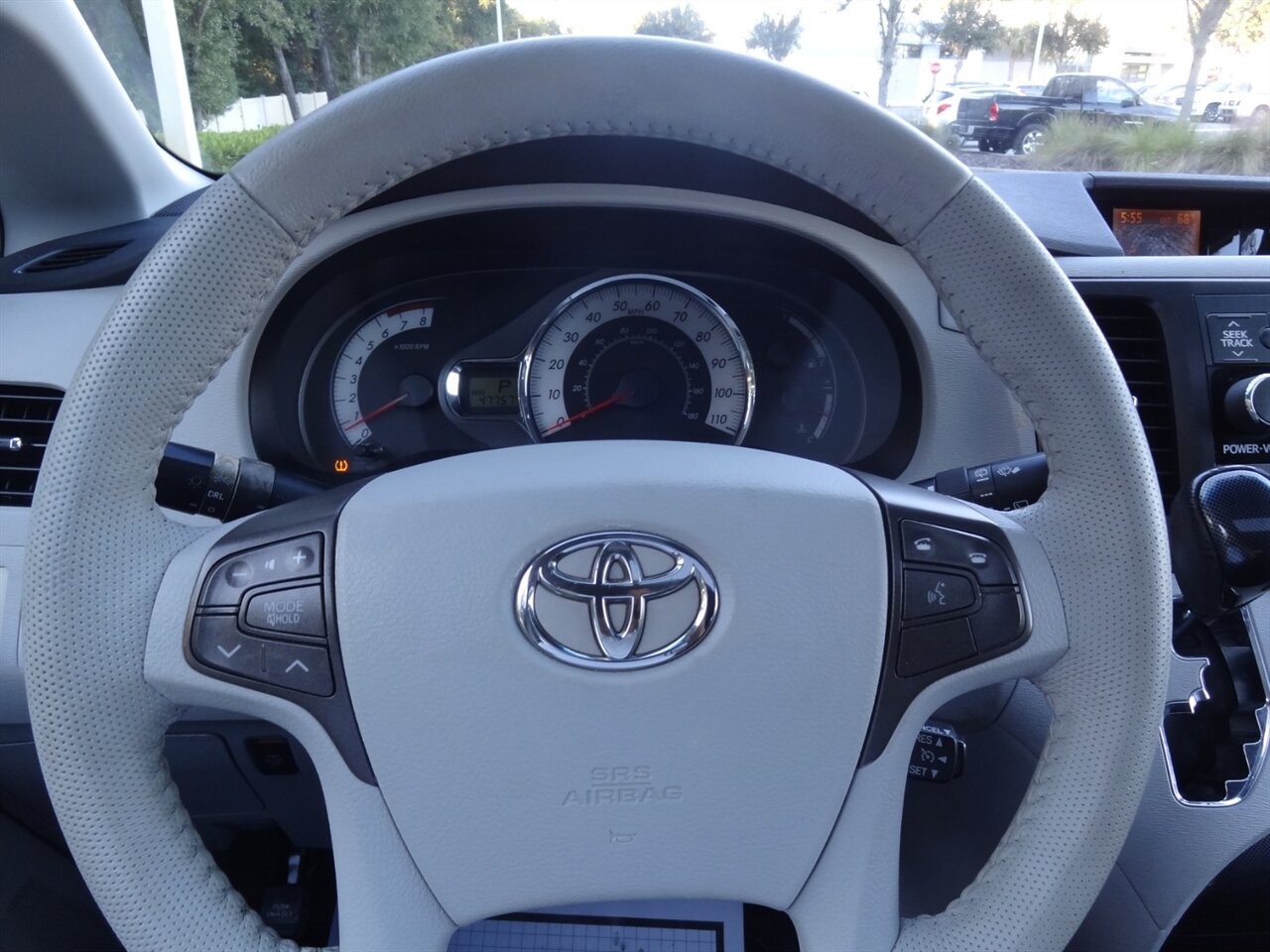 2011 Toyota Sienna SE  BraunAbility ramp van - Photo 49 - Deland, FL 32720