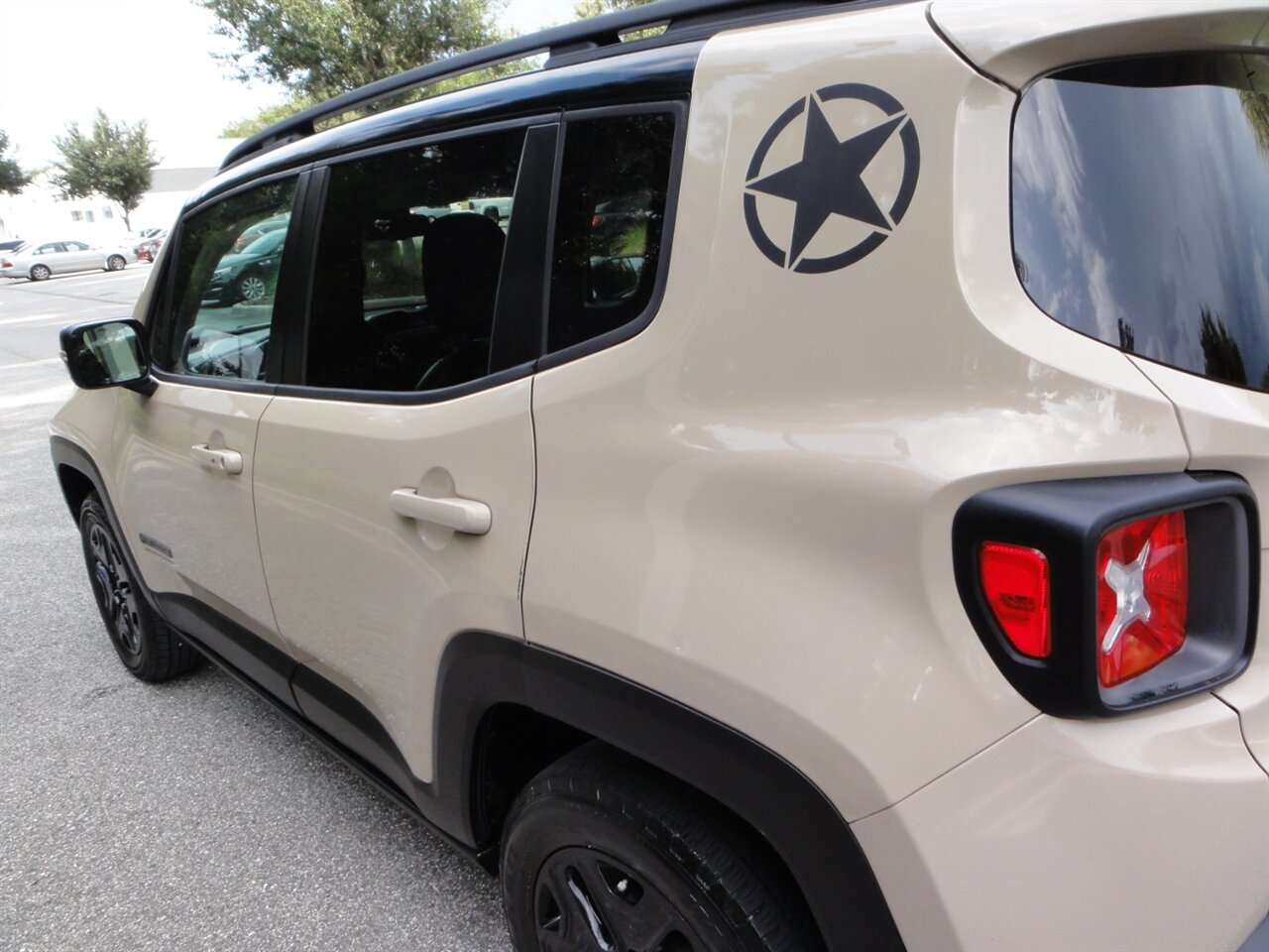 2017 Jeep Renegade Trailhawk  4X4 - Photo 13 - Deland, FL 32720