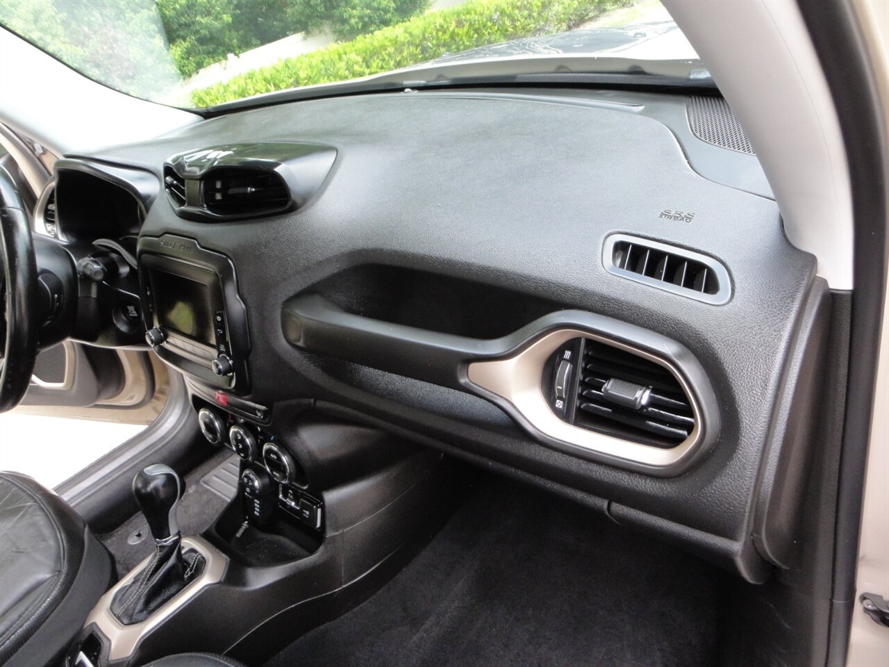 2017 Jeep Renegade Trailhawk  4X4 - Photo 43 - Deland, FL 32720